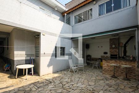 Casa à venda com 260m², 3 quartos e 3 vagas Casa à venda com 260m², 3 quartos e 3 vagasQuintal