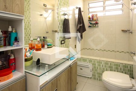 Casa à venda com 260m², 3 quartos e 3 vagas Casa à venda com 260m², 3 quartos e 3 vagasBanheiro Social