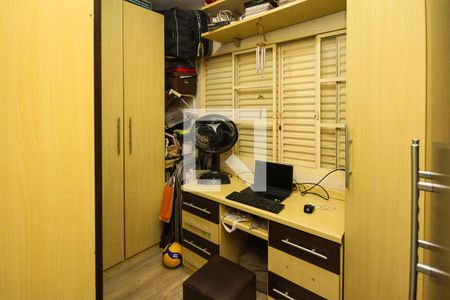 Casa à venda com 260m², 3 quartos e 3 vagas Casa à venda com 260m², 3 quartos e 3 vagasCloset