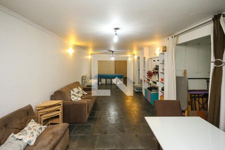 Casa à venda com 260m², 3 quartos e 3 vagas Casa à venda com 260m², 3 quartos e 3 vagasEdícula