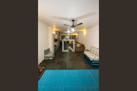 Casa à venda com 260m², 3 quartos e 3 vagas Casa à venda com 260m², 3 quartos e 3 vagasEdícula