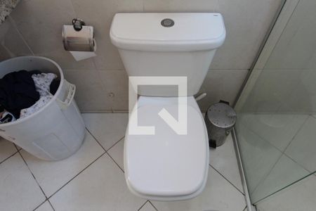 Casa de condomínio à venda com 116m², 3 quartos e 2 vagasBanheiro Social