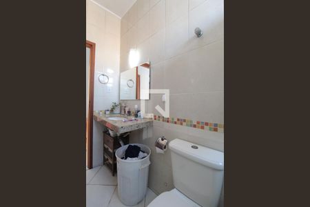 Casa de condomínio à venda com 116m², 3 quartos e 2 vagasBanheiro Social