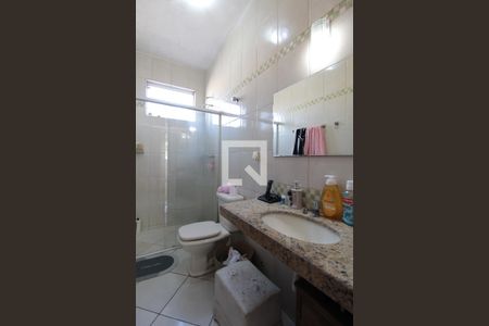 Casa de condomínio à venda com 116m², 3 quartos e 2 vagasBanheiro da Suite