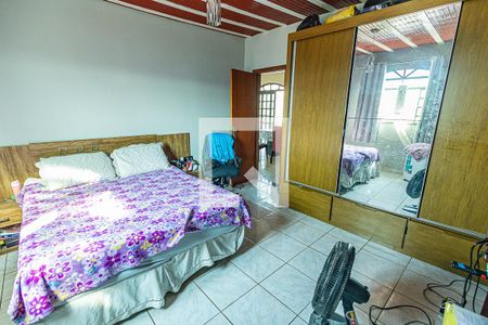 Casa à venda com 360m², 6 quartos e 4 vagasQuarto 2 / suíte