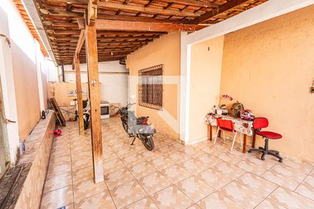 Casa à venda com 360m², 6 quartos e 4 vagasÁrea de serviço / quintal