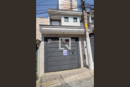 Casa à venda com 218m², 3 quartos e 1 vaga Casa à venda com 218m², 3 quartos e 1 vagaFachada