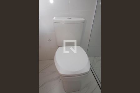 Casa à venda com 218m², 3 quartos e 1 vaga Casa à venda com 218m², 3 quartos e 1 vagaBanheiro da Suíte 2
