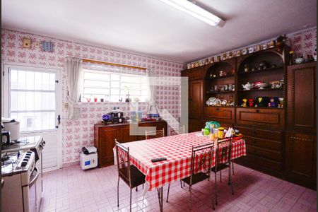 Casa à venda com 190m², 3 quartos e 3 vagasCozinha 