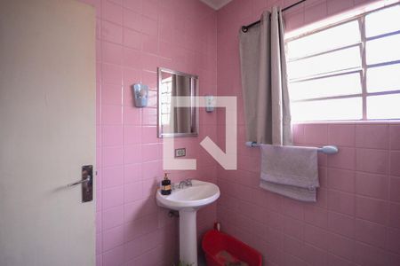 Casa à venda com 190m², 3 quartos e 3 vagasBanheiro 