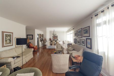 Apartamento à venda com 240m², 4 quartos e 2 vagasSala