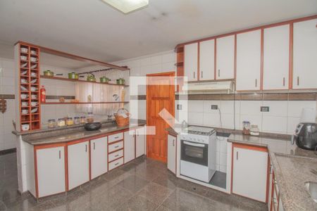 Casa à venda com 434m², 4 quartos e 8 vagas Casa à venda com 434m², 4 quartos e 8 vagasCozinha