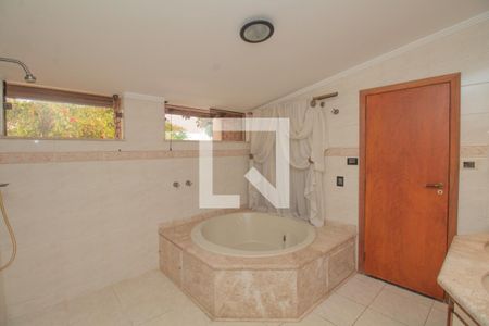 Casa à venda com 434m², 4 quartos e 8 vagas Casa à venda com 434m², 4 quartos e 8 vagasBanheiro Quarto 1