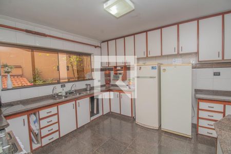 Casa à venda com 434m², 4 quartos e 8 vagas Casa à venda com 434m², 4 quartos e 8 vagasCozinha