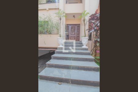 Casa à venda com 434m², 4 quartos e 8 vagas Casa à venda com 434m², 4 quartos e 8 vagasÁrea Externa