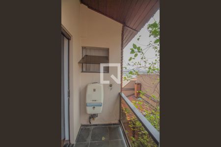 Casa à venda com 434m², 4 quartos e 8 vagas Casa à venda com 434m², 4 quartos e 8 vagasVaranda