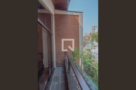 Casa à venda com 434m², 4 quartos e 8 vagas Casa à venda com 434m², 4 quartos e 8 vagasVaranda Quarto 1