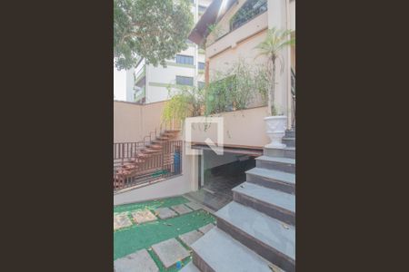 Casa à venda com 434m², 4 quartos e 8 vagas Casa à venda com 434m², 4 quartos e 8 vagasÁrea Externa