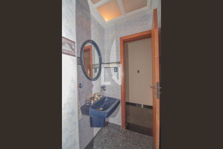 Casa à venda com 434m², 4 quartos e 8 vagas Casa à venda com 434m², 4 quartos e 8 vagasLavabo