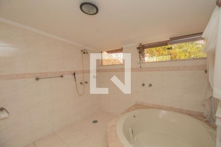 Casa à venda com 434m², 4 quartos e 8 vagas Casa à venda com 434m², 4 quartos e 8 vagasBanheiro Quarto 1