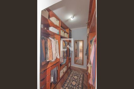 Casa à venda com 434m², 4 quartos e 8 vagas Casa à venda com 434m², 4 quartos e 8 vagasCloset