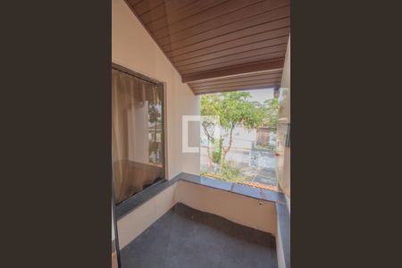 Casa à venda com 434m², 4 quartos e 8 vagas Casa à venda com 434m², 4 quartos e 8 vagasVaranda