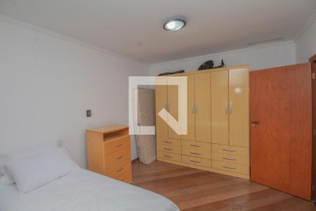 Casa à venda com 434m², 4 quartos e 8 vagas Casa à venda com 434m², 4 quartos e 8 vagasQuarto 3