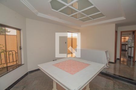 Casa à venda com 434m², 4 quartos e 8 vagas Casa à venda com 434m², 4 quartos e 8 vagasSala detalhes