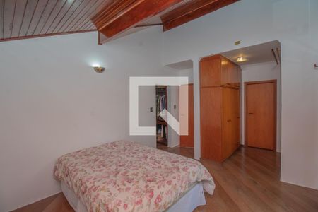 Casa à venda com 434m², 4 quartos e 8 vagas Casa à venda com 434m², 4 quartos e 8 vagasQuarto 1