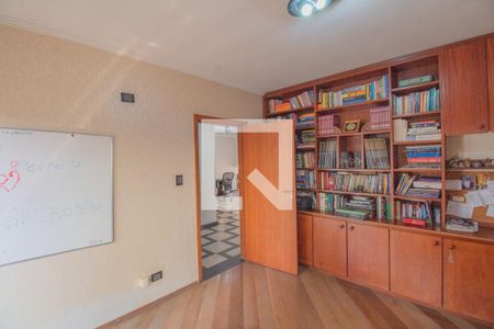 Casa à venda com 434m², 4 quartos e 8 vagas Casa à venda com 434m², 4 quartos e 8 vagasQuarto 4