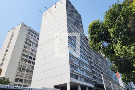 Apartamento à venda com 30m², 1 quarto e sem vaga Apartamento à venda com 30m², 1 quarto e sem vagaFachada