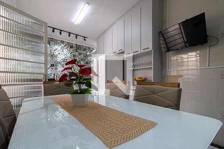 Casa à venda com 169m², 4 quartos e 3 vagas Casa à venda com 169m², 4 quartos e 3 vagascozinha