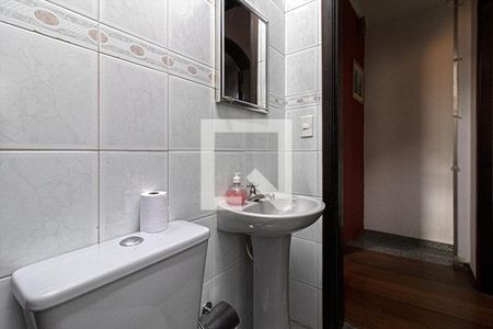 Casa à venda com 169m², 4 quartos e 3 vagas Casa à venda com 169m², 4 quartos e 3 vagasbanheiro social 2