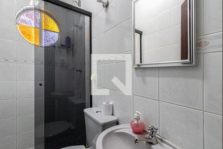 Casa à venda com 169m², 4 quartos e 3 vagas Casa à venda com 169m², 4 quartos e 3 vagasbanheiro social 2