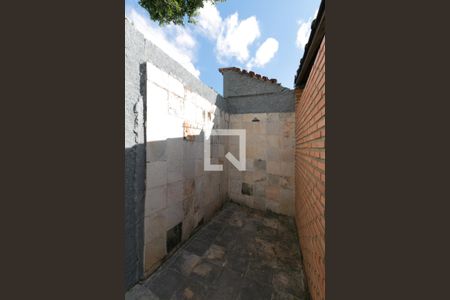 Casa à venda com 200m², 5 quartos e 6 vagas Casa à venda com 200m², 5 quartos e 6 vagasQuintal