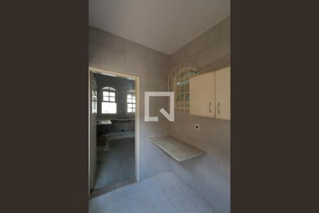 Casa à venda com 200m², 5 quartos e 6 vagas Casa à venda com 200m², 5 quartos e 6 vagasÁrea de Serviço