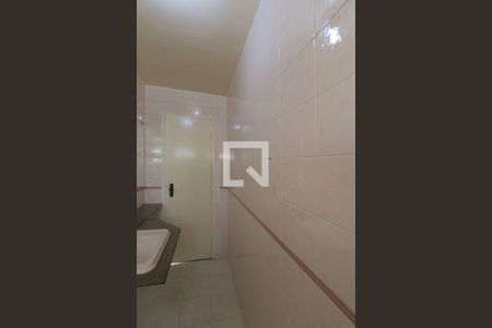 Casa à venda com 200m², 5 quartos e 6 vagas Casa à venda com 200m², 5 quartos e 6 vagasBanheiro