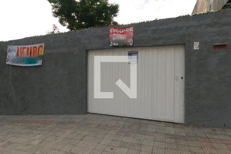 Casa à venda com 200m², 5 quartos e 6 vagas Casa à venda com 200m², 5 quartos e 6 vagasFachada/ Placa