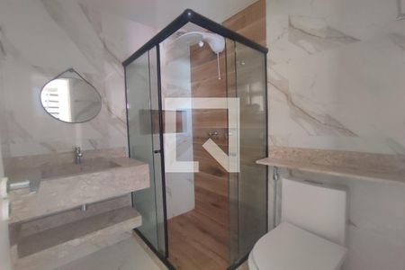 Casa de condomínio à venda com 130m², 4 quartos e 2 vagas Casa de condomínio à venda com 130m², 4 quartos e 2 vagas2º Pav - Banheiro Social