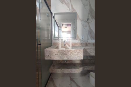 Casa de condomínio à venda com 130m², 4 quartos e 2 vagas Casa de condomínio à venda com 130m², 4 quartos e 2 vagas2º Pav - Banheiro da Suite 1