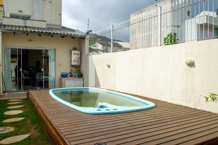 Casa à venda com 166m², 3 quartos e 2 vagasÁrea comum