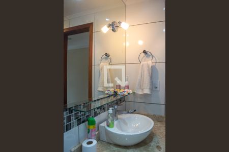 Casa à venda com 166m², 3 quartos e 2 vagasBanheiro 1