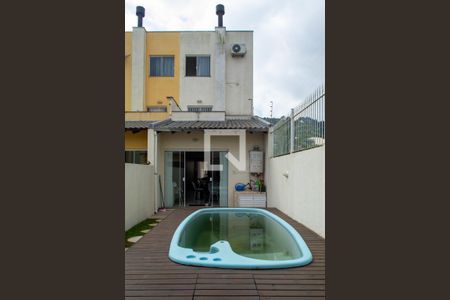 Casa à venda com 166m², 3 quartos e 2 vagasÁrea comum