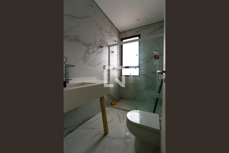 Apartamento à venda com 440m², 4 quartos e 6 vagasBanheiro da Suíte 3