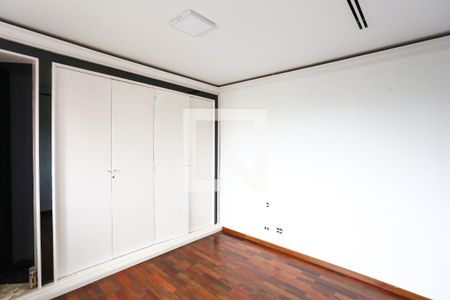 Apartamento à venda com 440m², 4 quartos e 6 vagassuíte 1