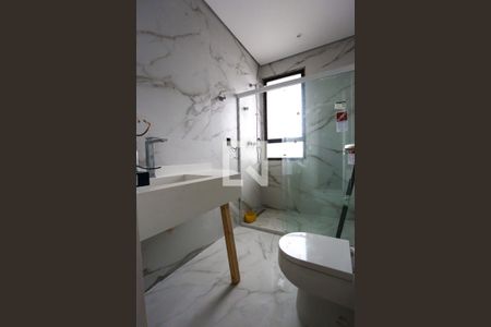 Apartamento à venda com 440m², 4 quartos e 6 vagasBanheiro da Suíte 3