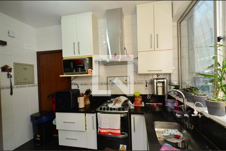 Apartamento à venda com 90m², 3 quartos e 2 vagasCozinha