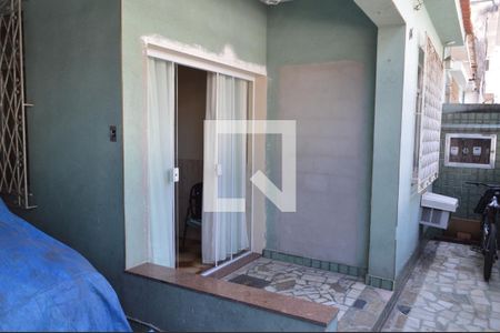 Casa de condomínio à venda com 200m², 4 quartos e 1 vagaEntrada