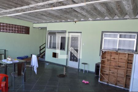 Casa de condomínio à venda com 200m², 4 quartos e 1 vagaCasa 2
