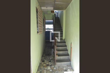 Casa de condomínio à venda com 200m², 4 quartos e 1 vagaEscada Casa 2